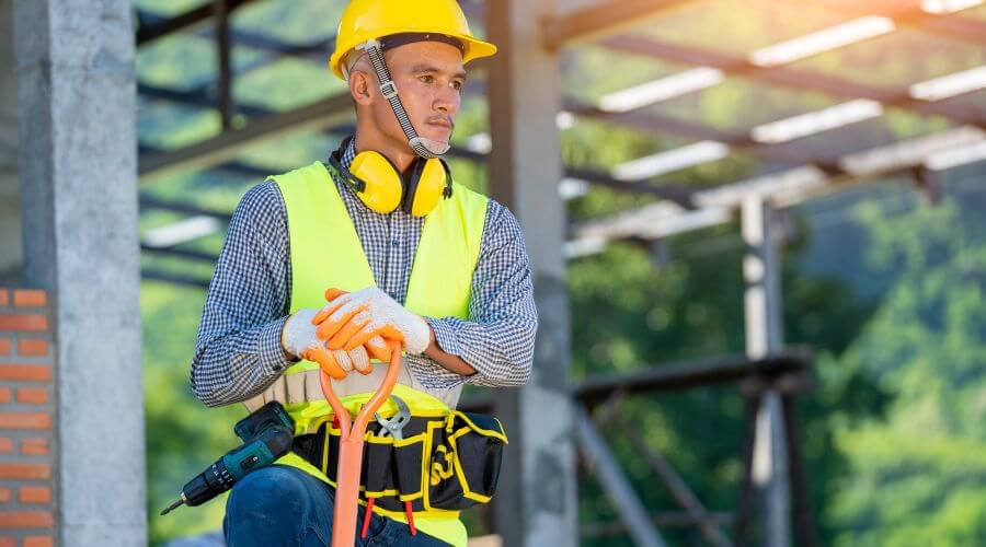 Professional gutter cleaning in Buda, IL